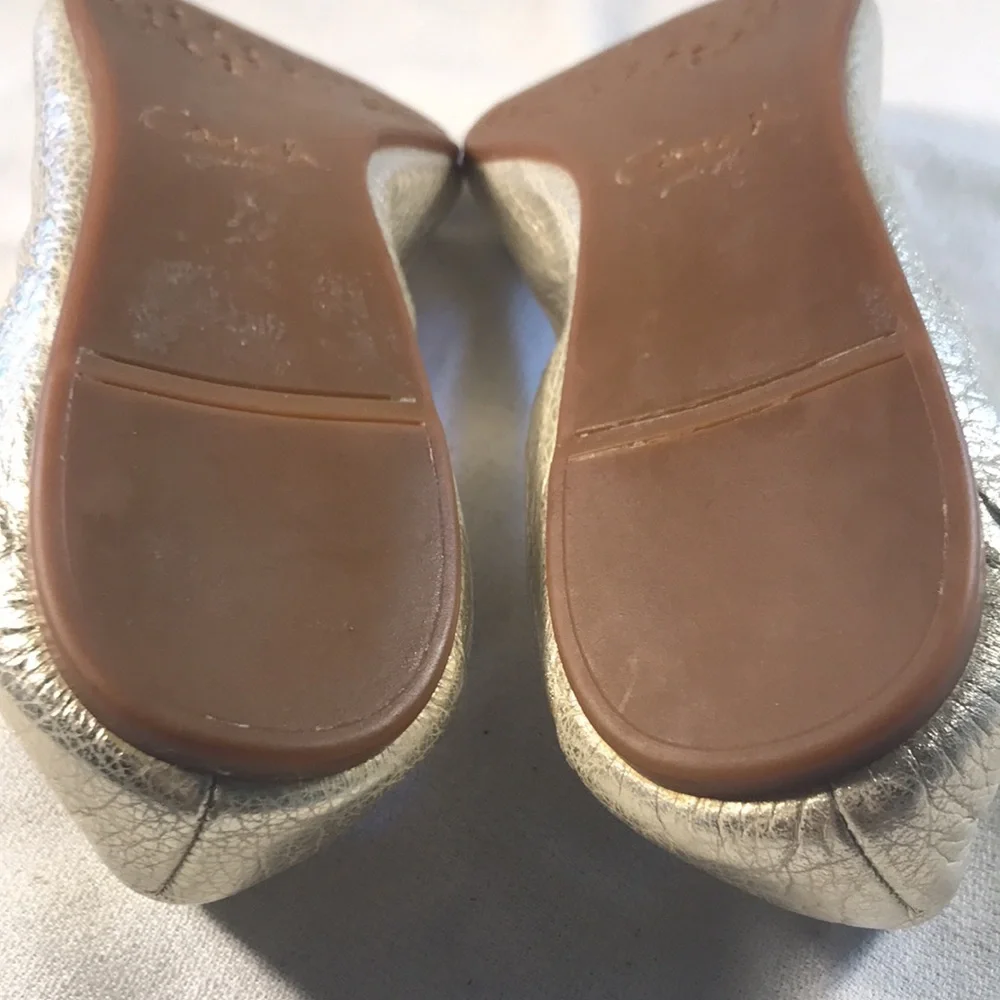 Coach Dora Cuba Textured Metallic Platinum Gold Logo Women's Ballet Pull On Flat